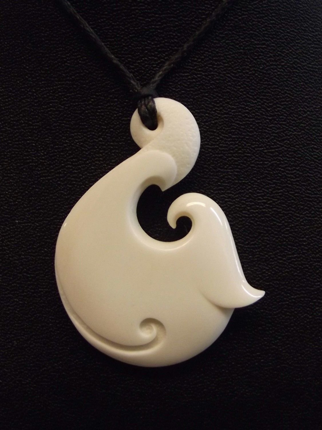 Кулоны из рога и кости