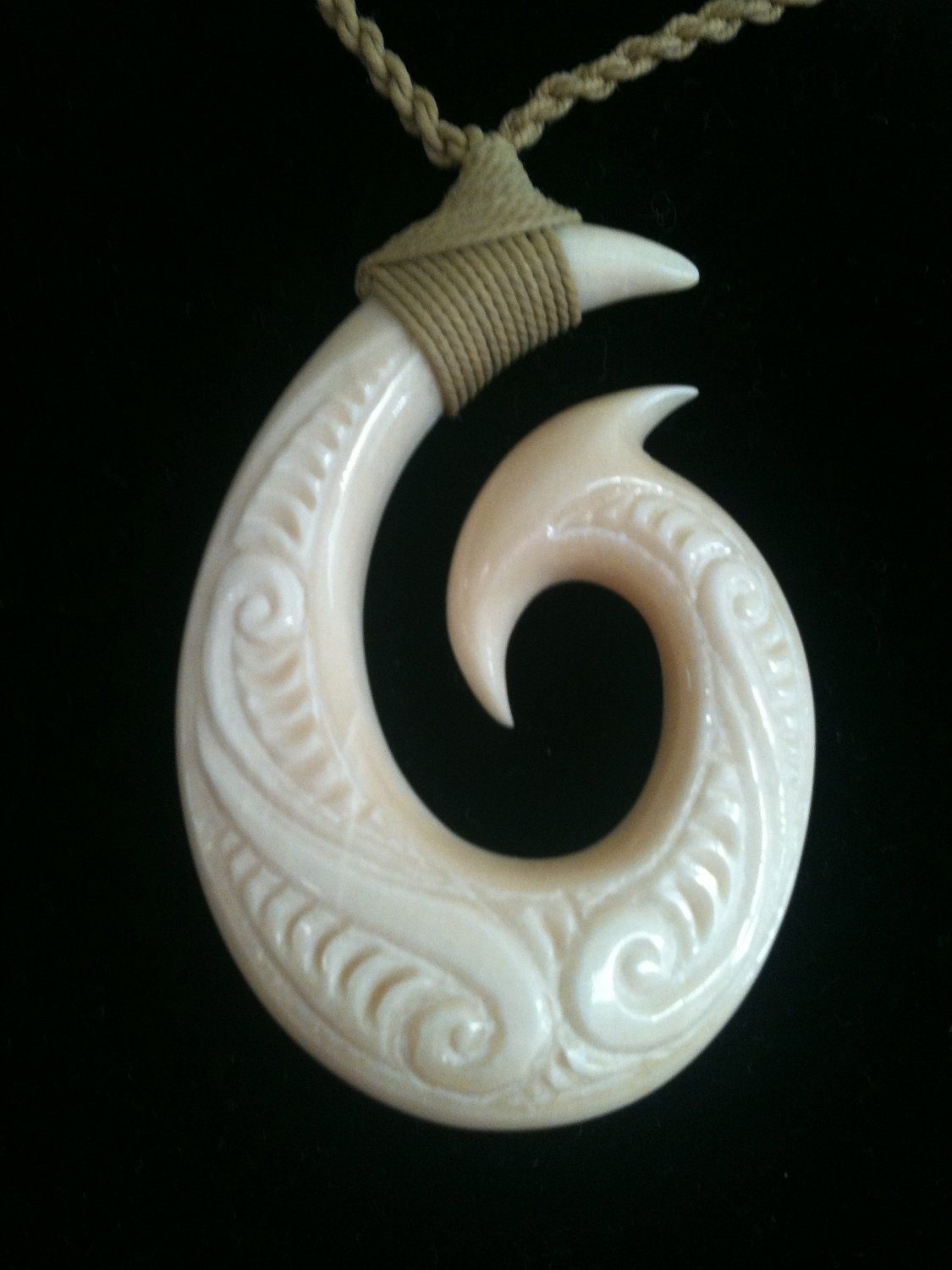 Кулон Маори кость