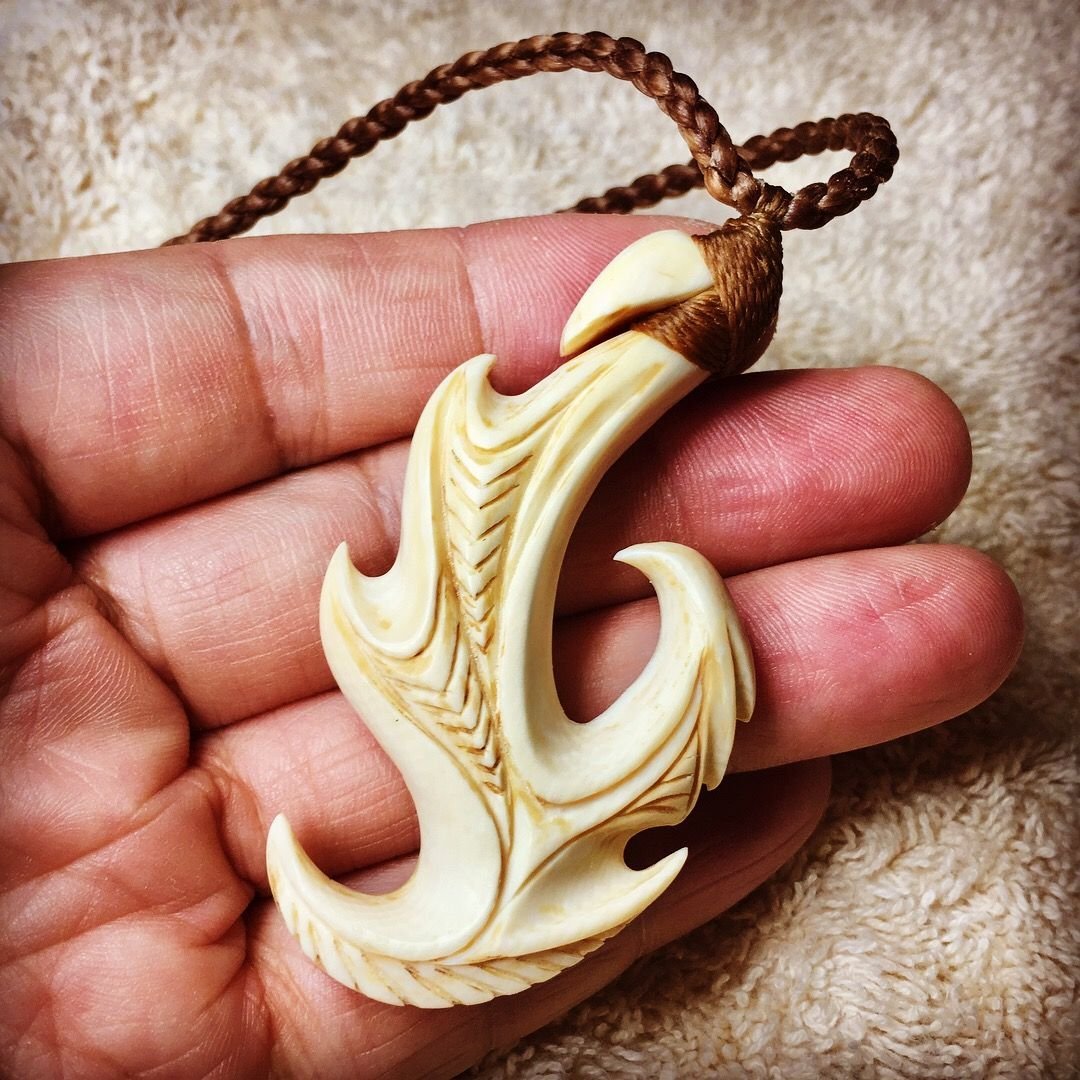 Подвеска из дерева