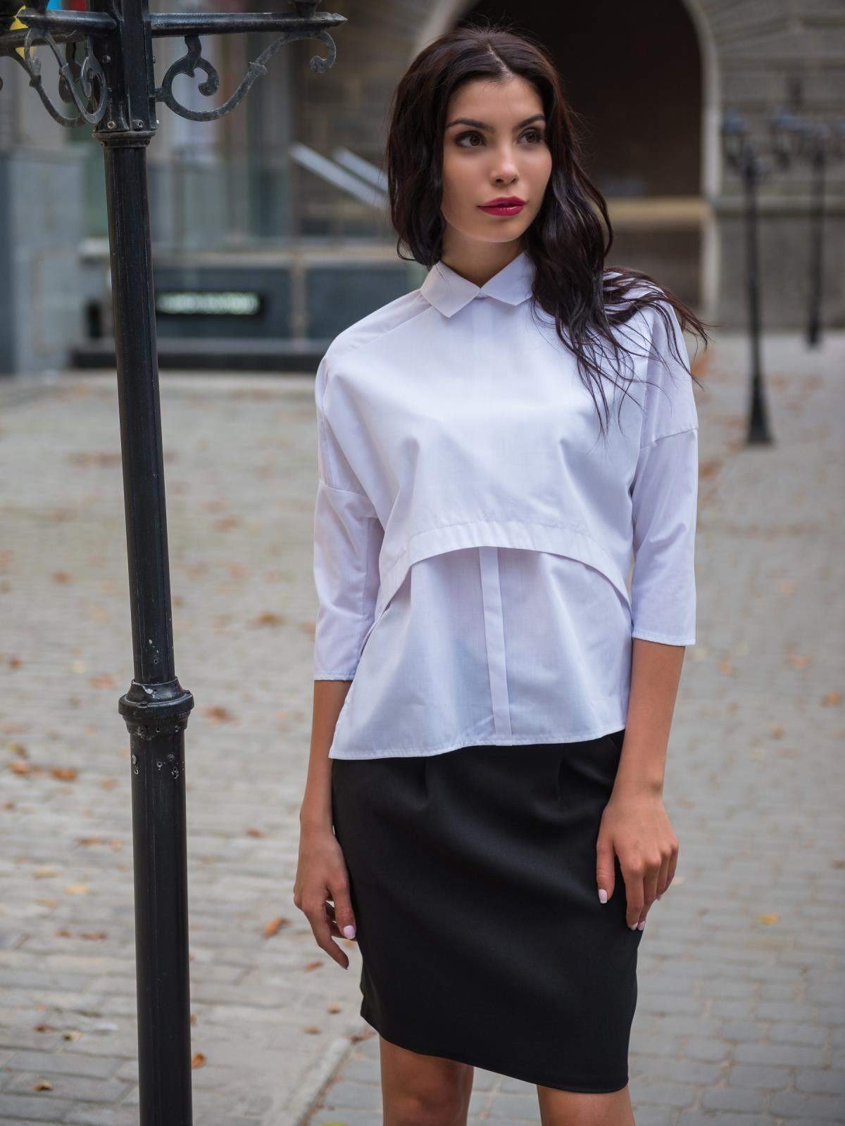 Синяя шелковая блузка