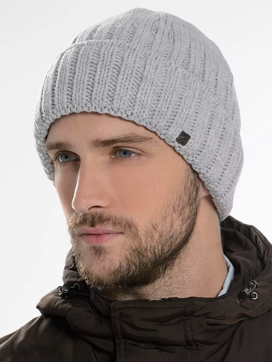 Мужская вязаная шапка с отворотом