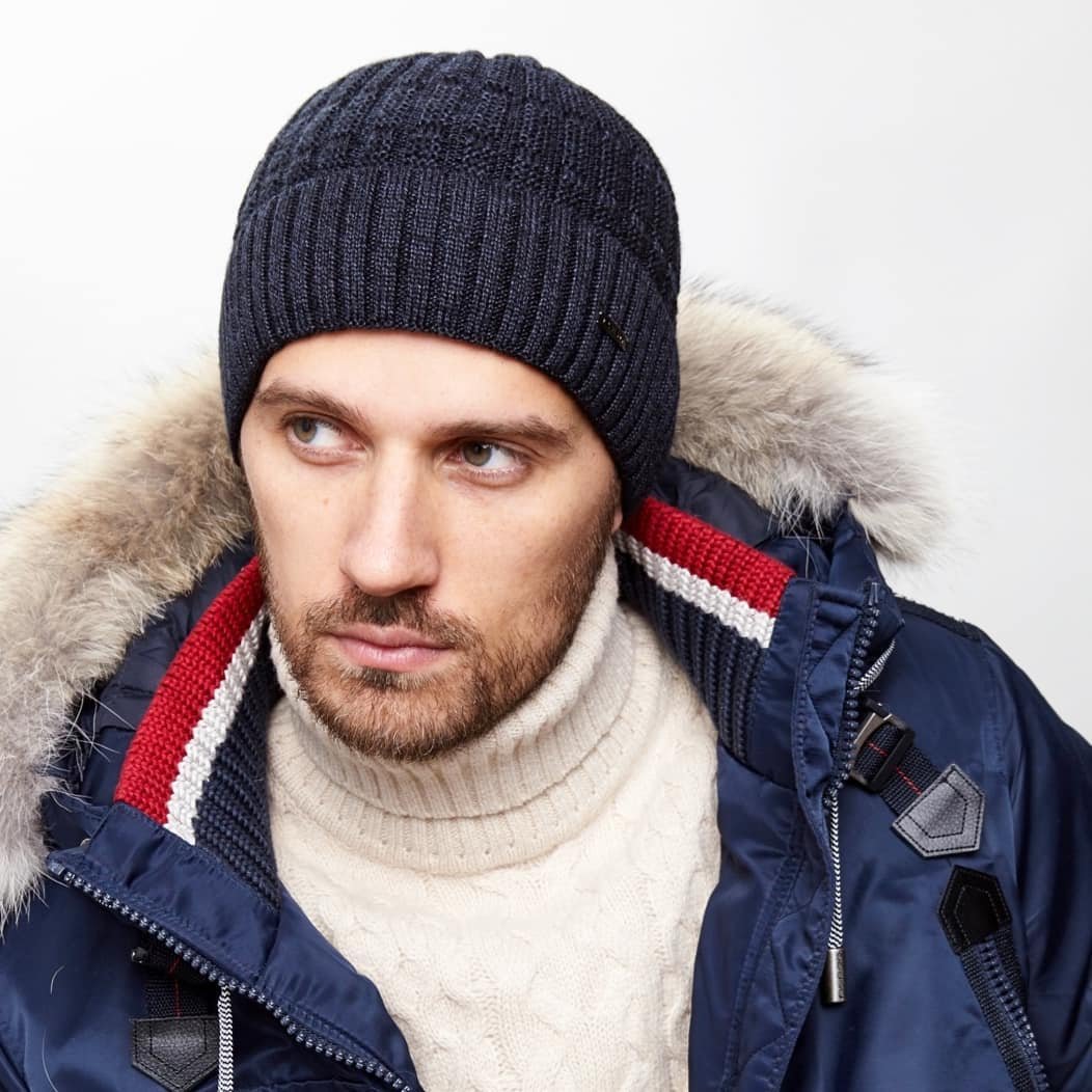 Зимние шапки мужские модные