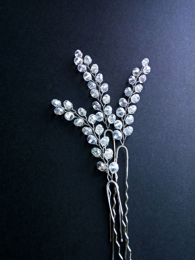 Украшение для волос из бусин