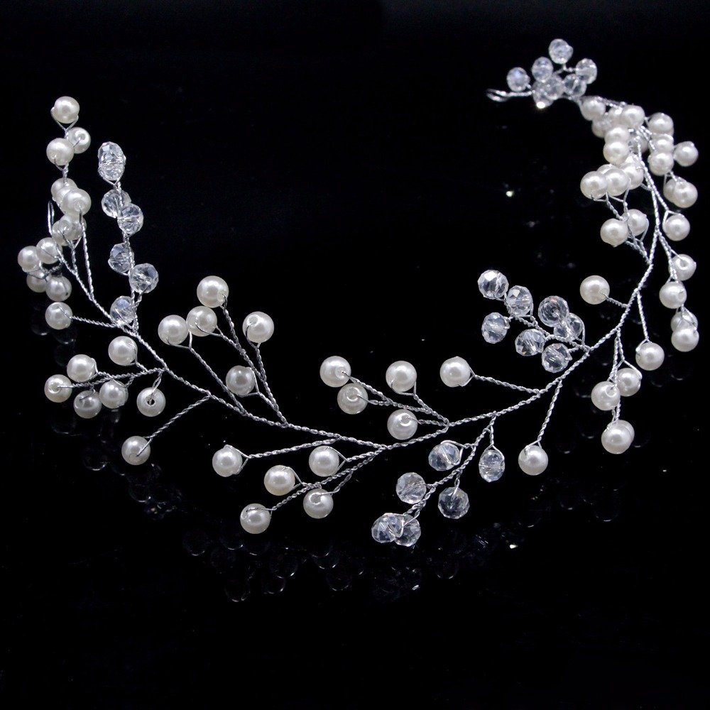 Украшение для волос из бусин