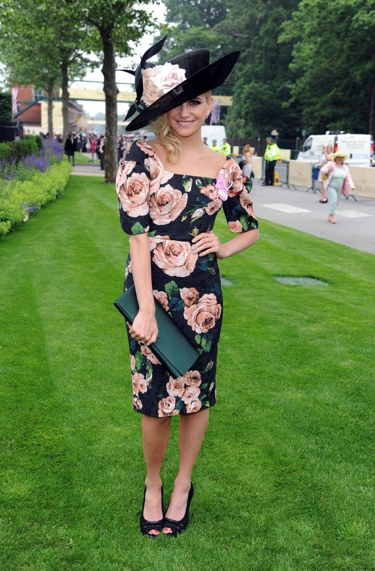 Наряды на скачках