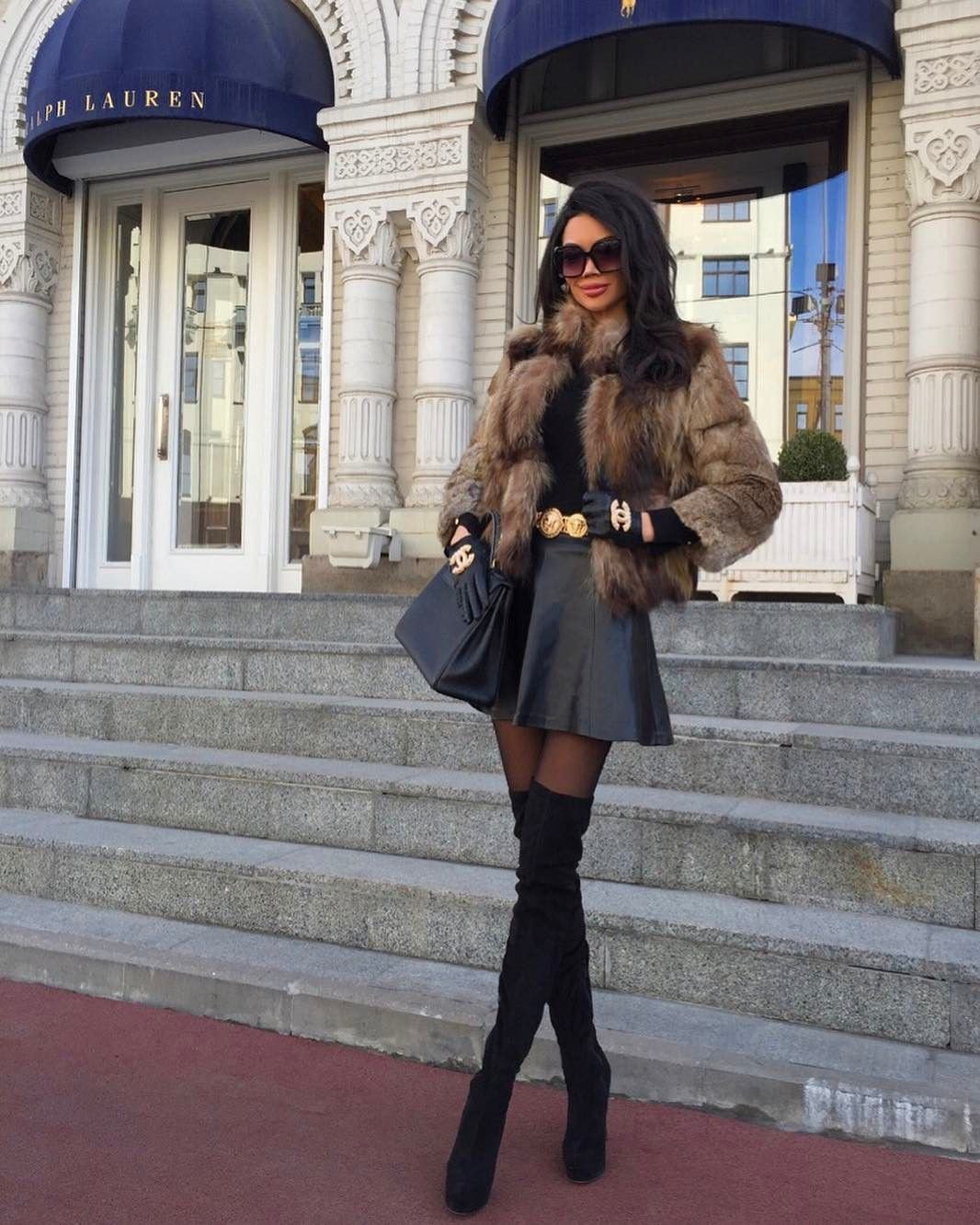 Красивые девушки в шубках