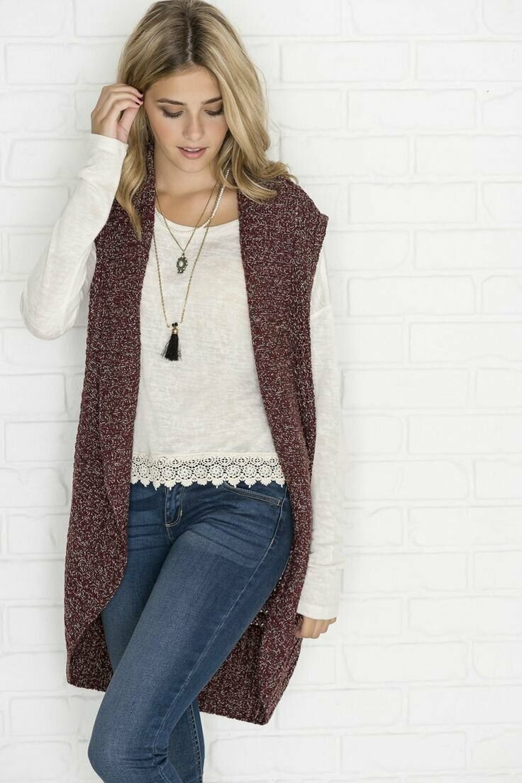 Стильный вязаный удлиненный жилет