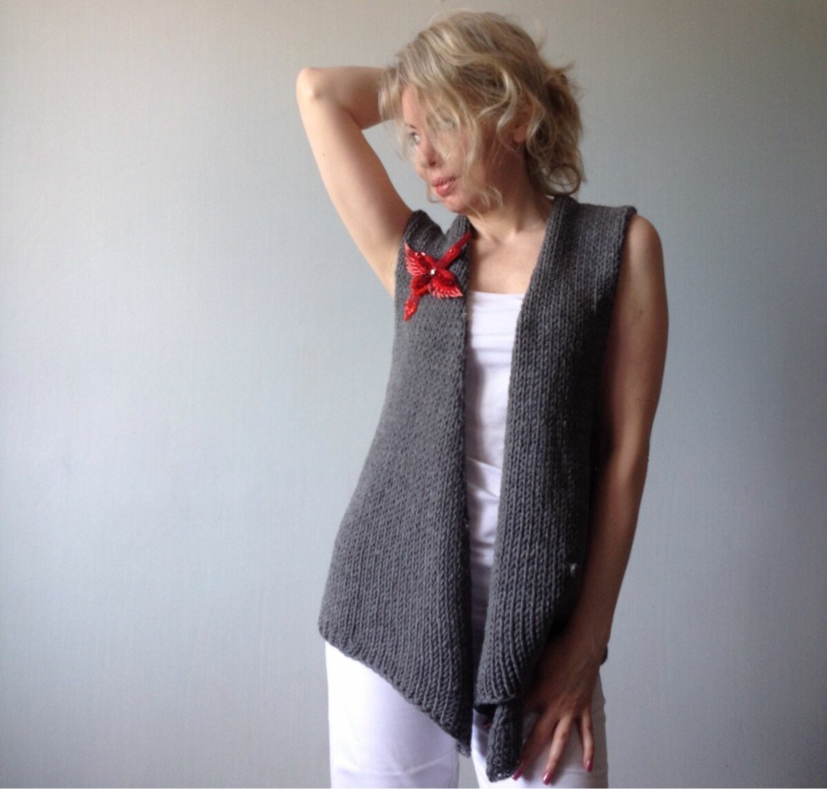 Жилет вязаный