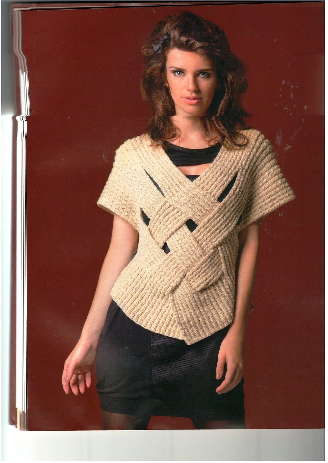 Оригинальные вязаные жилеты для женщин