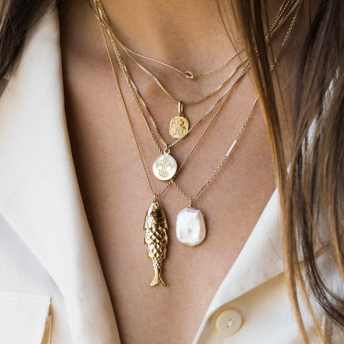 Стильные подвески на шею