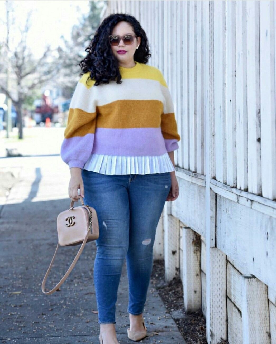 Девушка в кофте