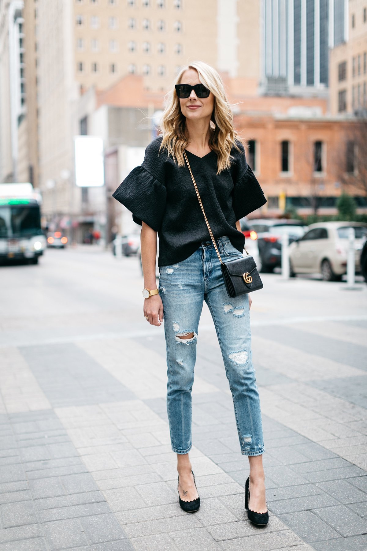 Нарядный образ с джинсами