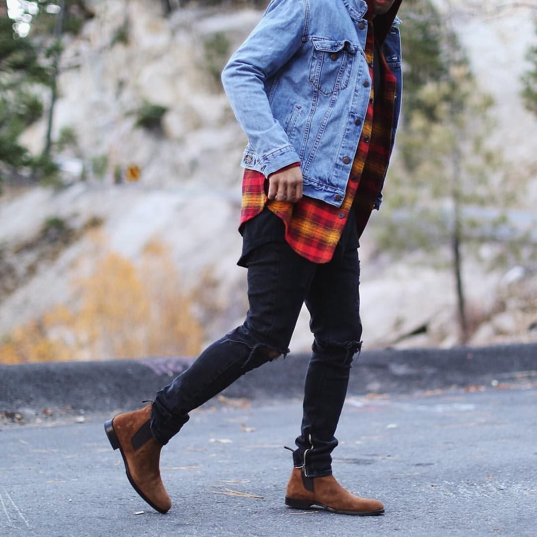 Темно синий пиджак и серые брюки