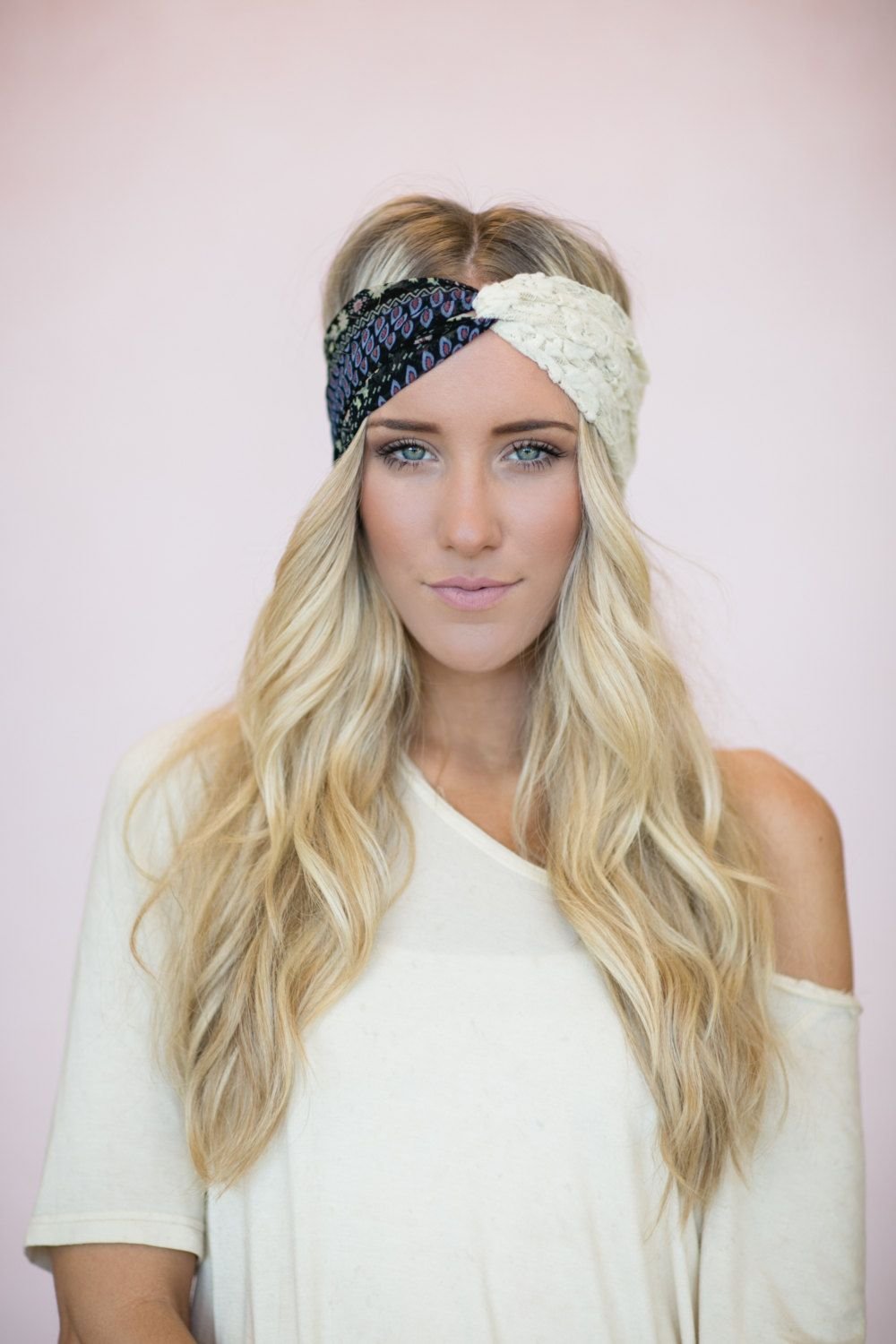 Повязка на голову вязаная спицами