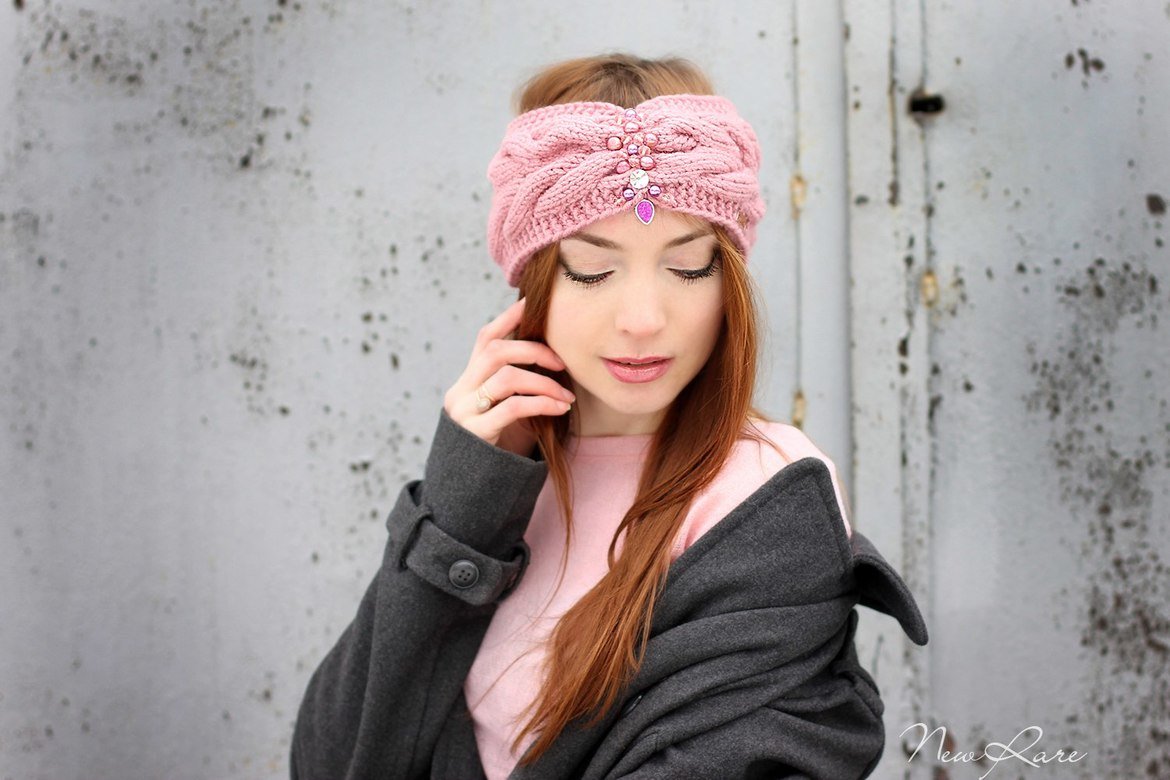 Повязка на голову вязаная