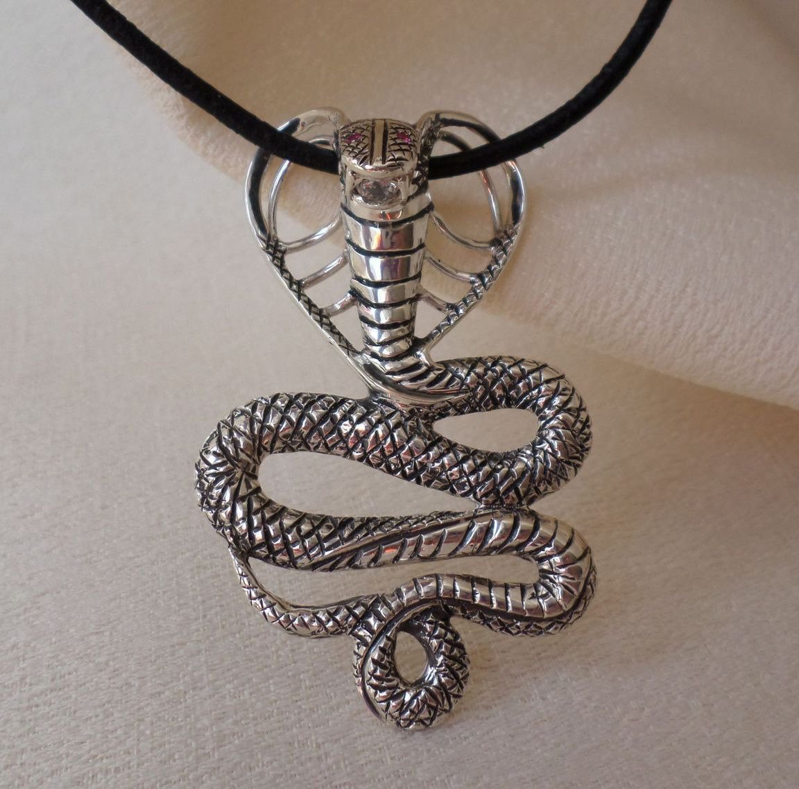 Талисман Ермунга змея