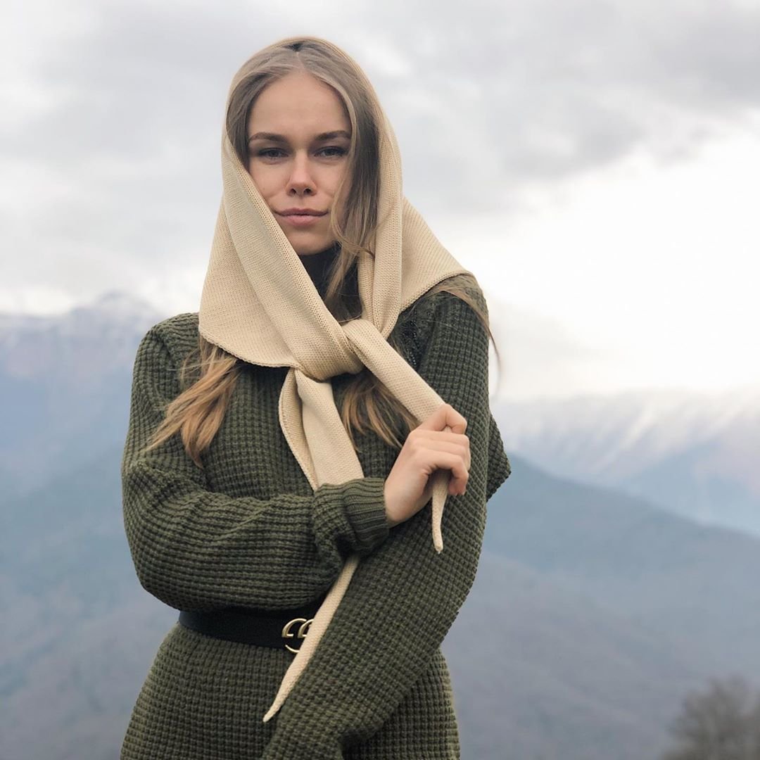 Вязанные косынки на голову модные