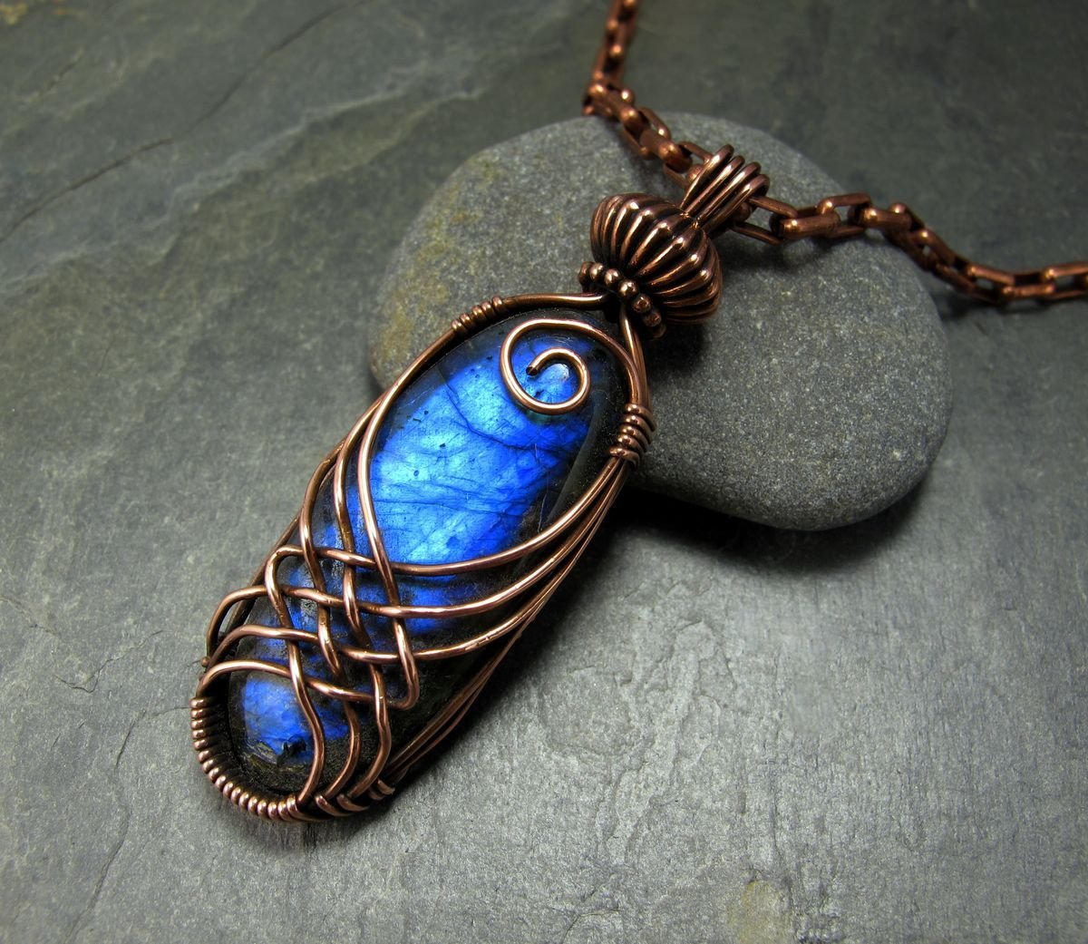 Кулон книжка