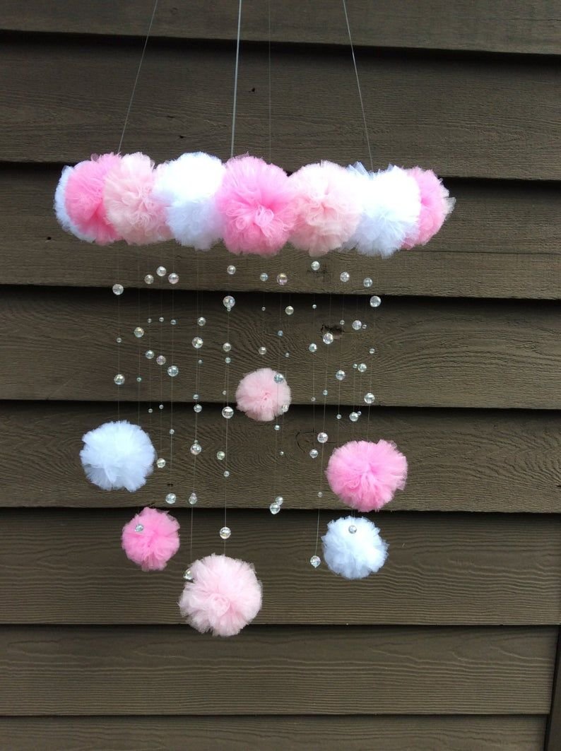 Декор из помпонов