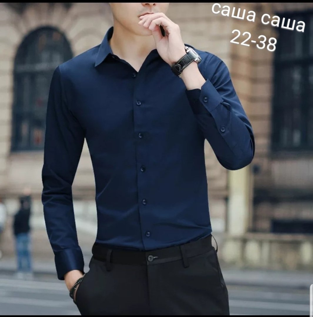 Парень в черной рубашке