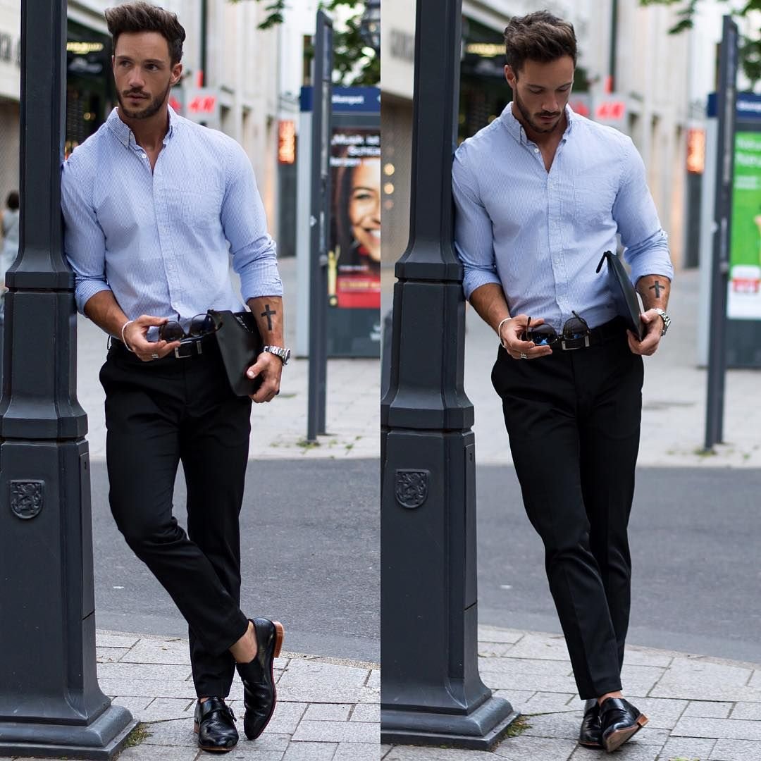 Голубая рубашка с черными брюками