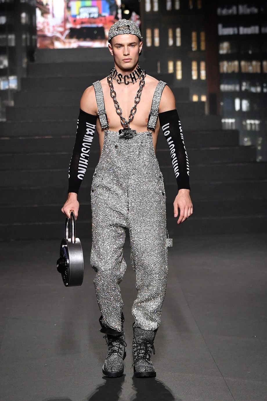 Шорты с лямками мужские