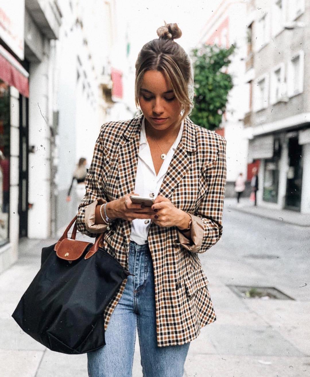 Джинсы с пиджаком женские