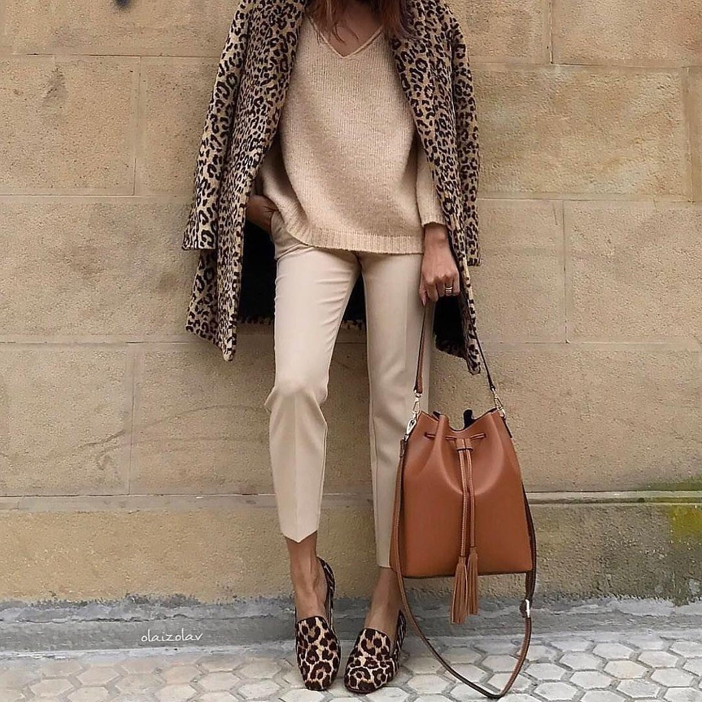 Светло бежевое пальто