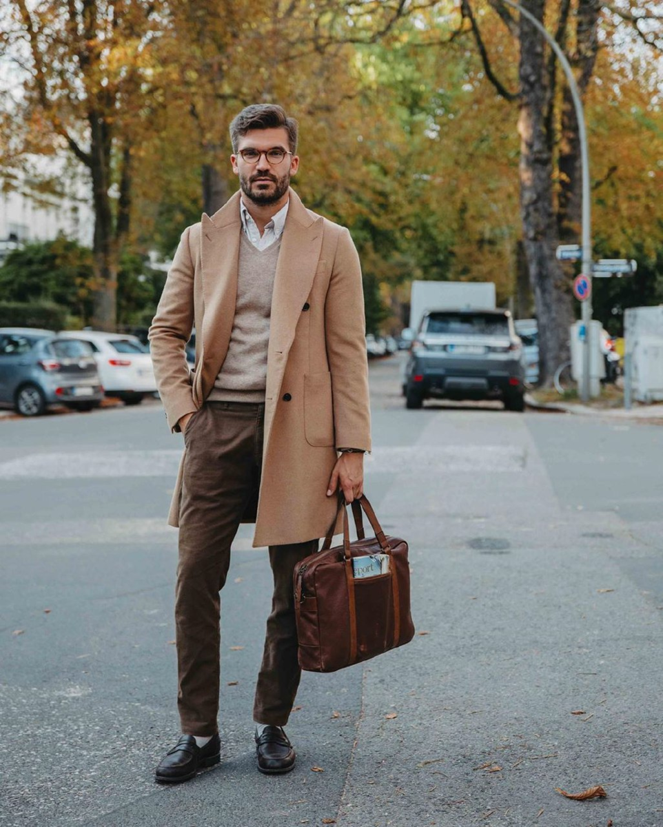 Пальто мужское длинное бежевое