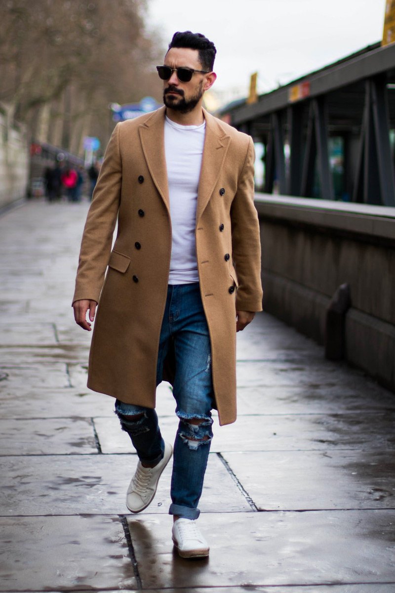 Бежевое пальто и водолазка мужская