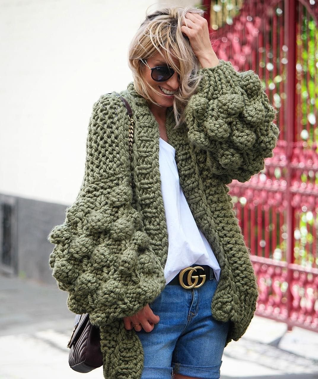 Свитер ручной вязки