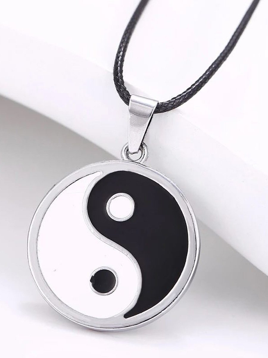 Кулон Инь Янь