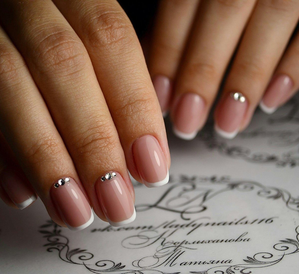 Френч маникюр на короткие ногти