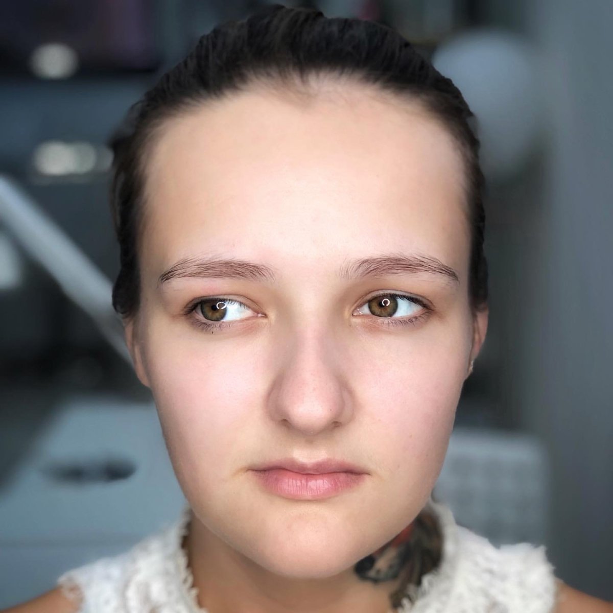 Природная асимметрия бровей