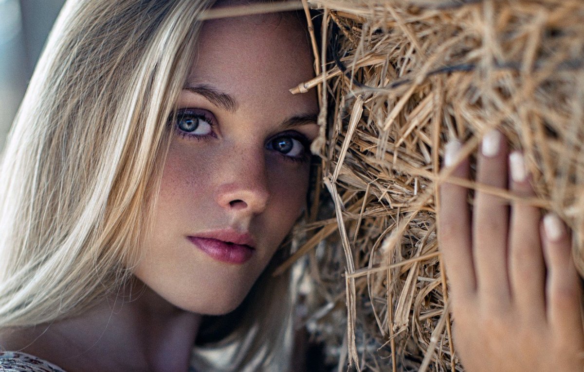 Соломенный цвет волос