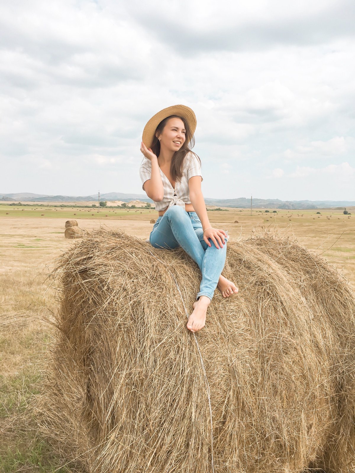 Фотосессия на рулонах сена