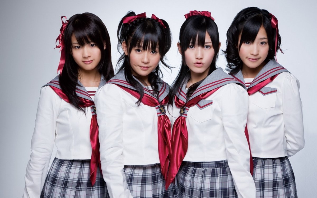 Типичная японская школьница