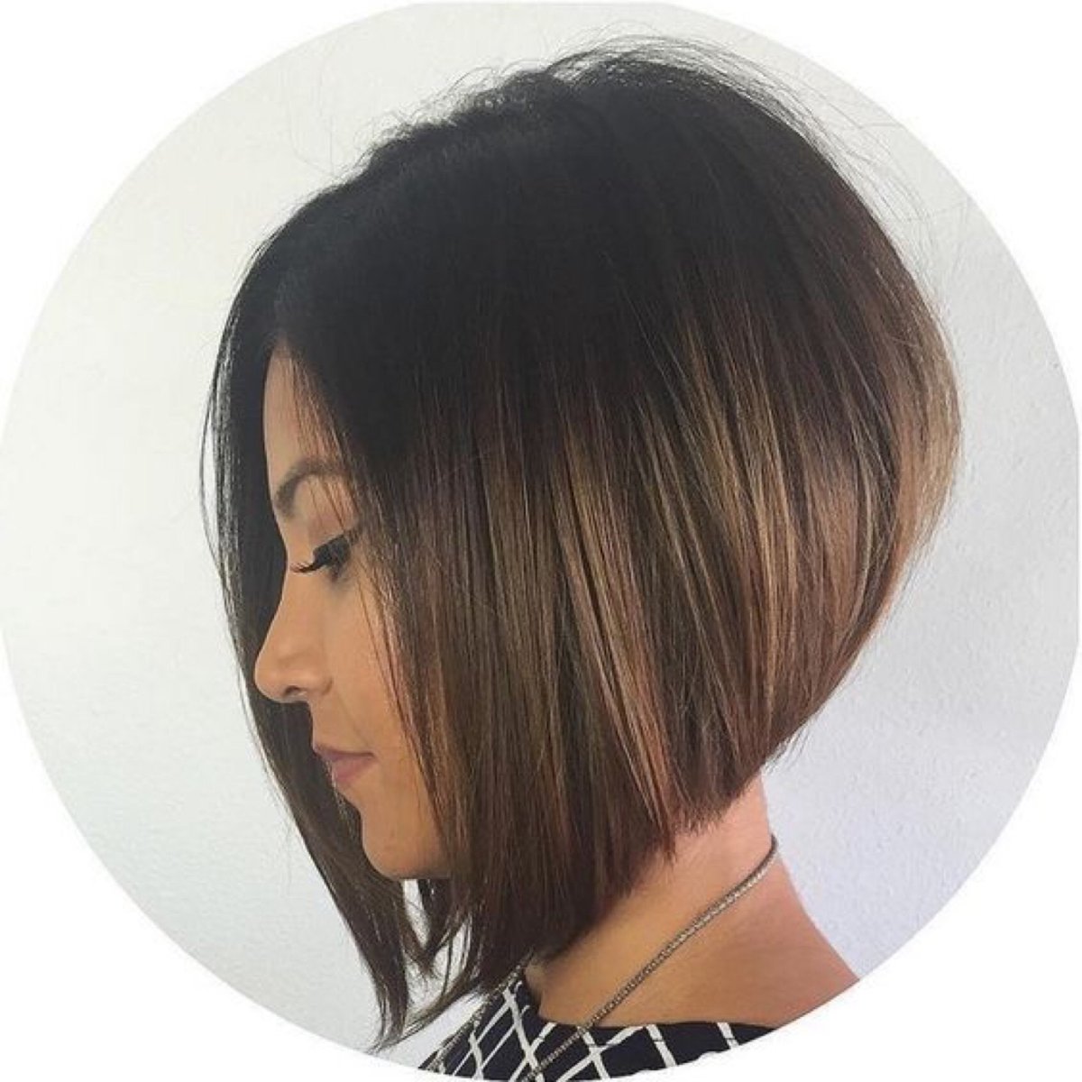 Стрижка каре-Боб на короткие волосы без челки с объемом