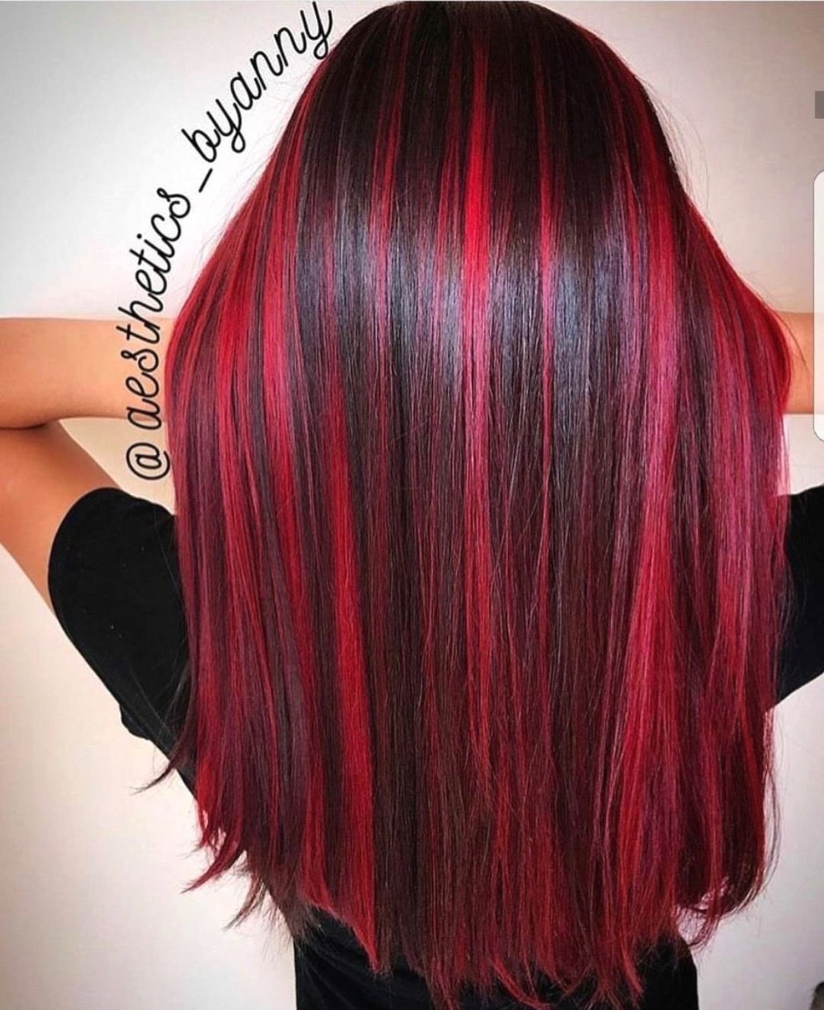 Красное мелирование на темные волосы