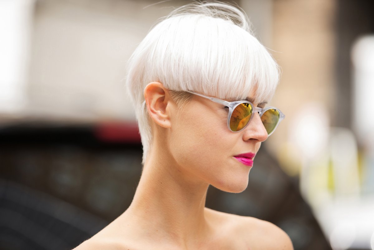 Платиновая блондинка короткая стрижка