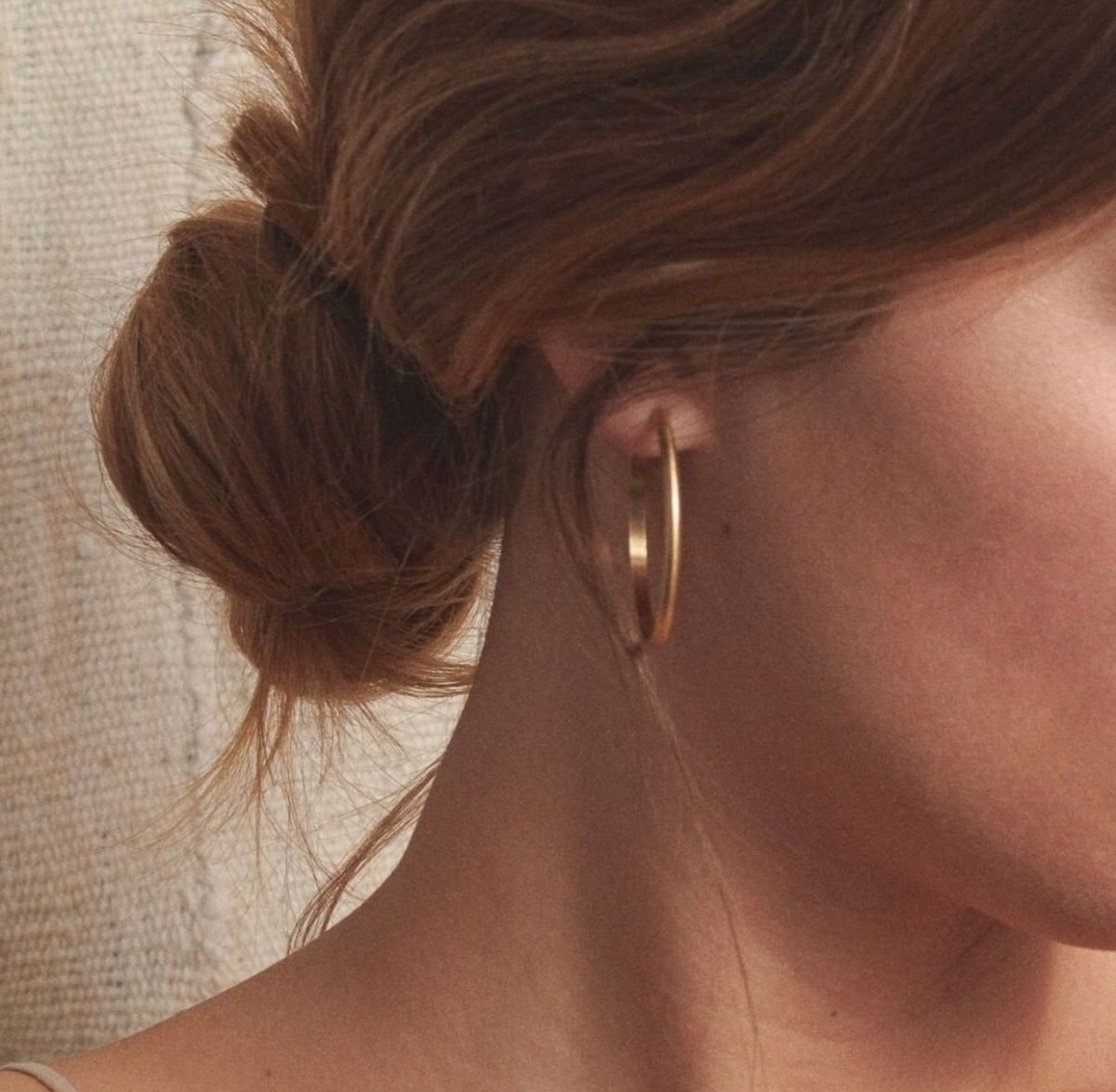 Селена Гомес серьги кольца