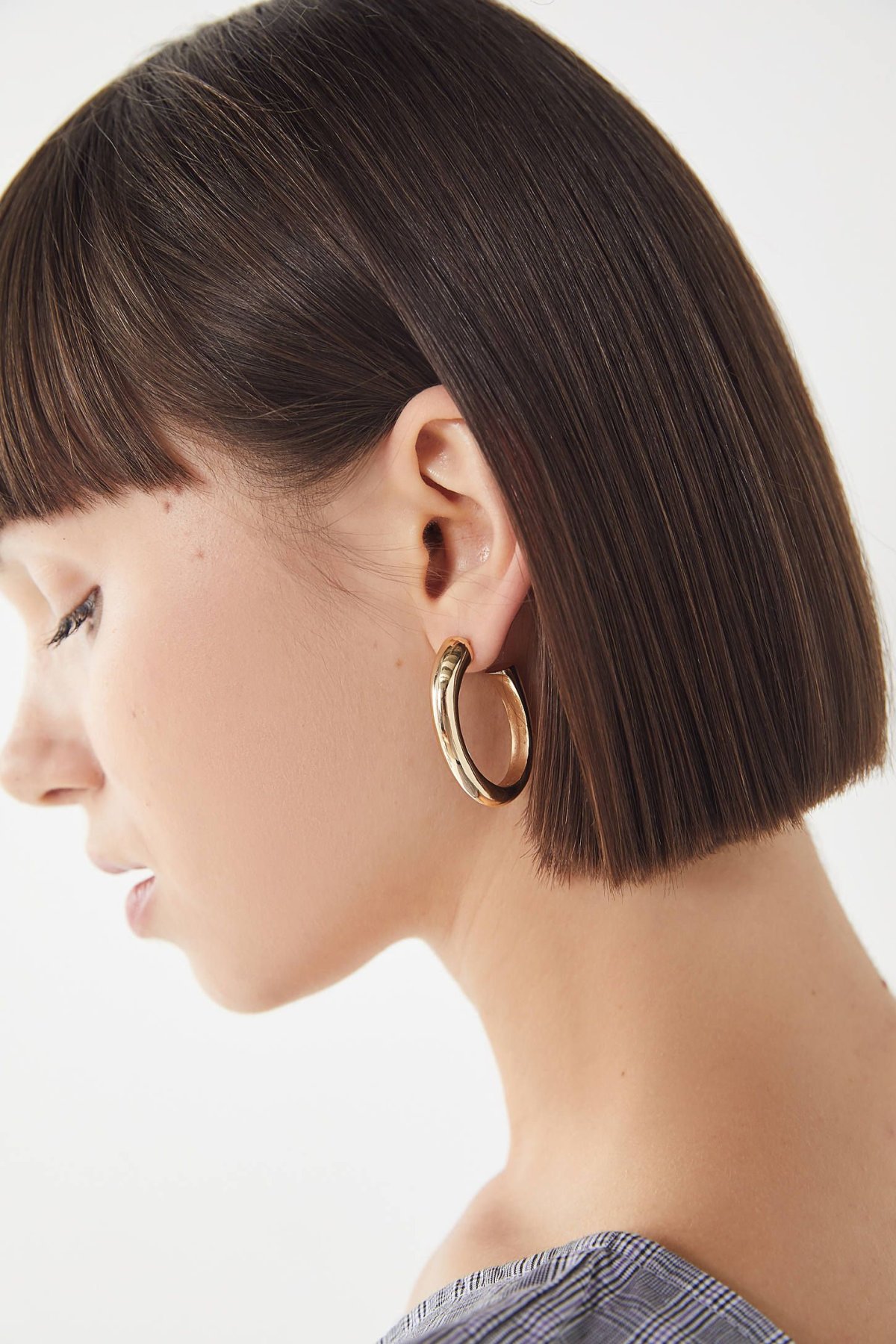 Прическа уши