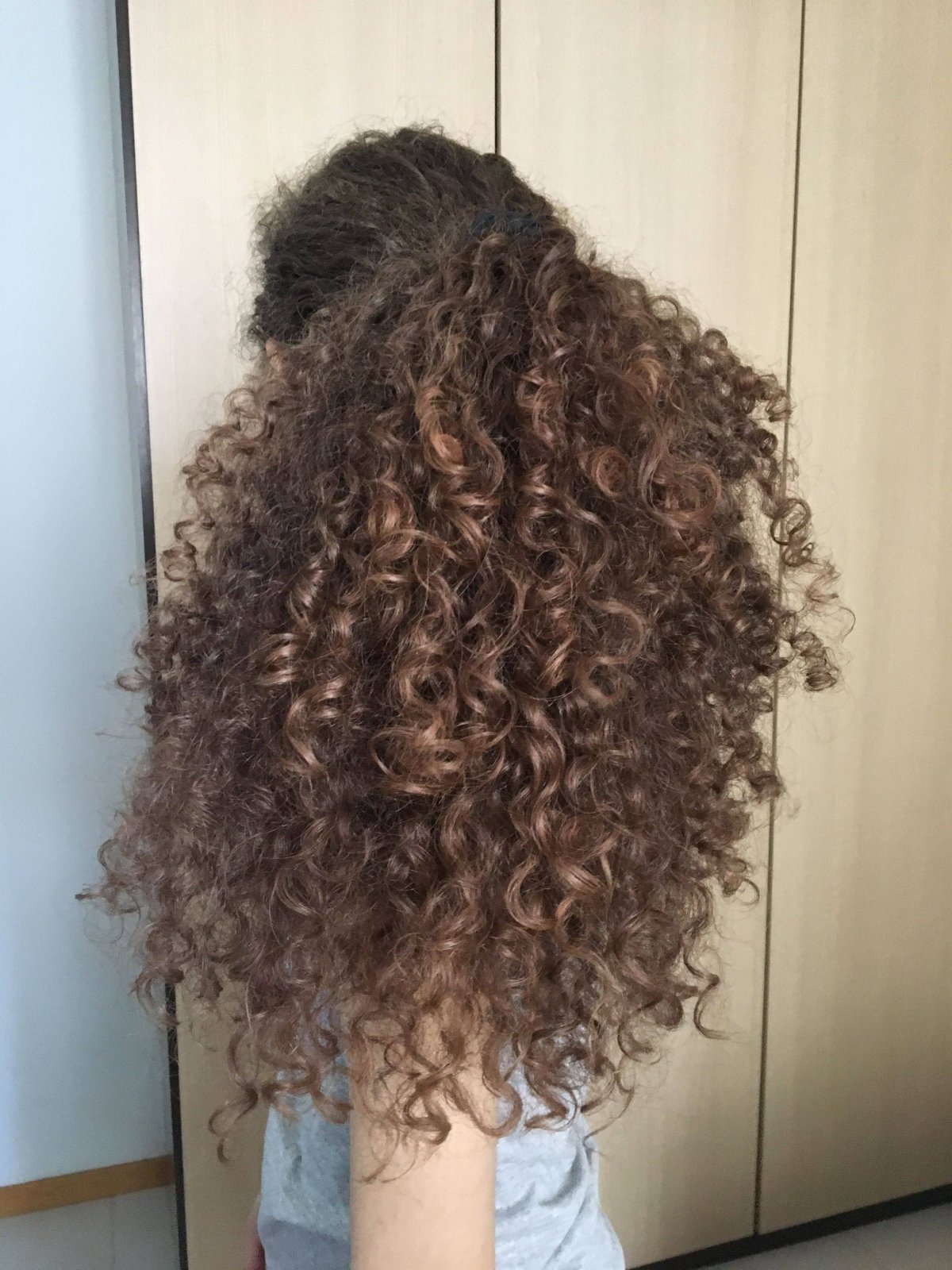 Отросшая химическая завивка