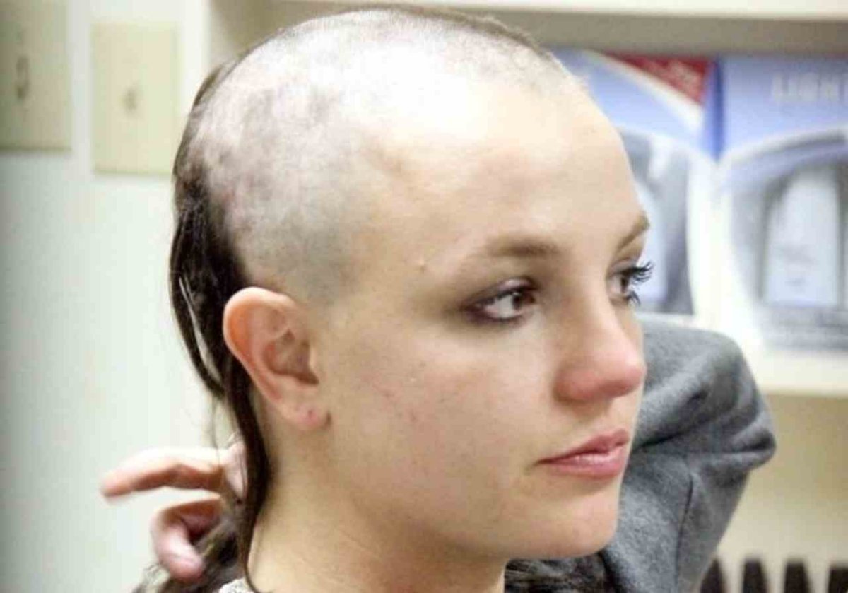 Стрижка наголо в парикмахерской