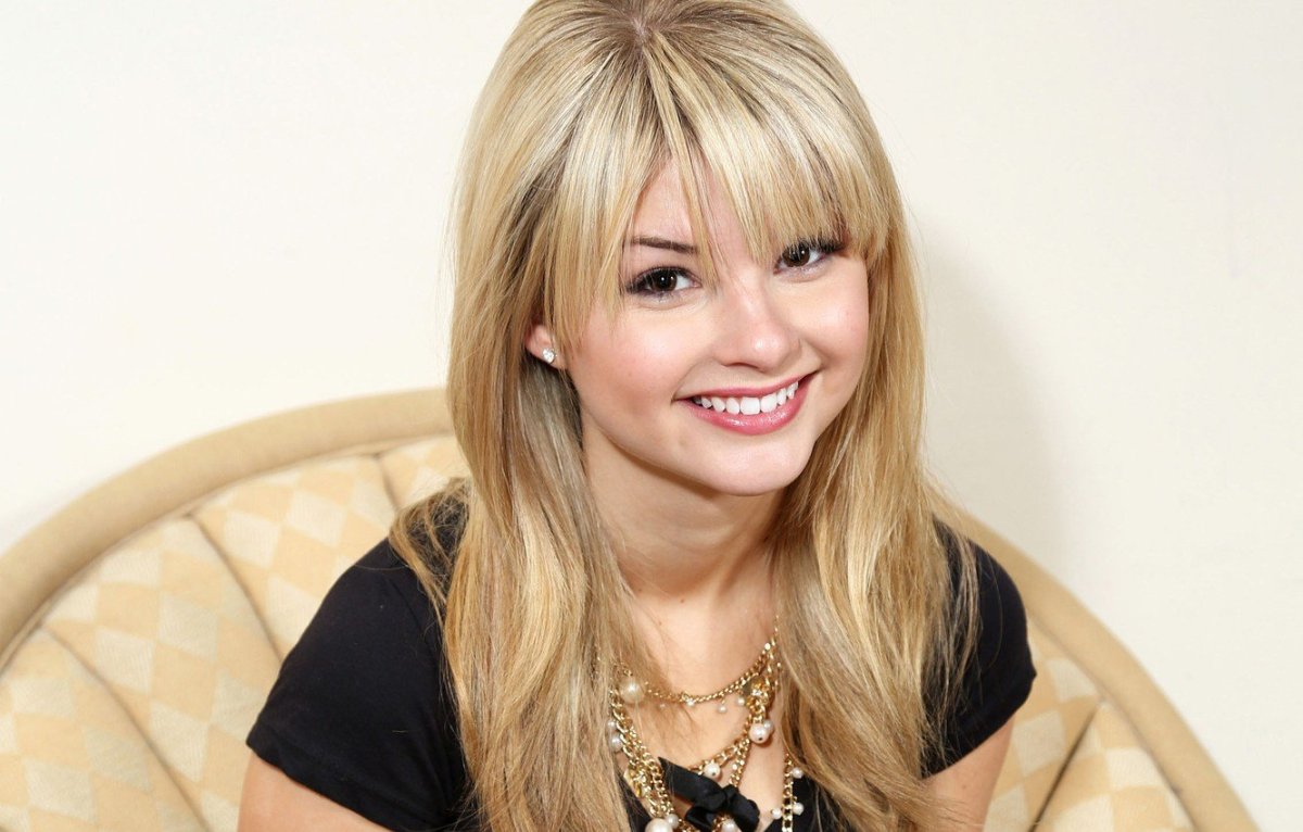 Стефани Скотт блондинка