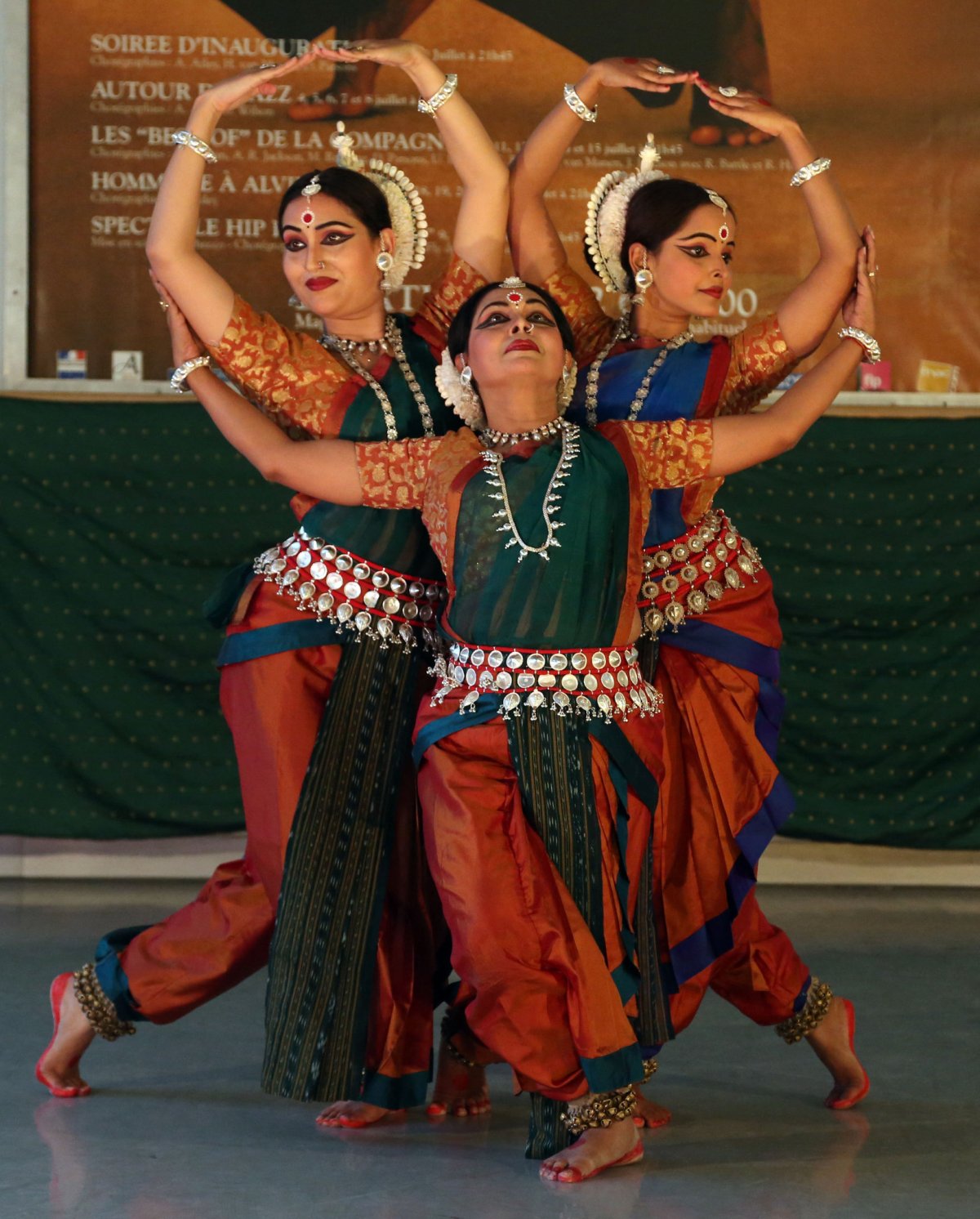 Индийский танец движения