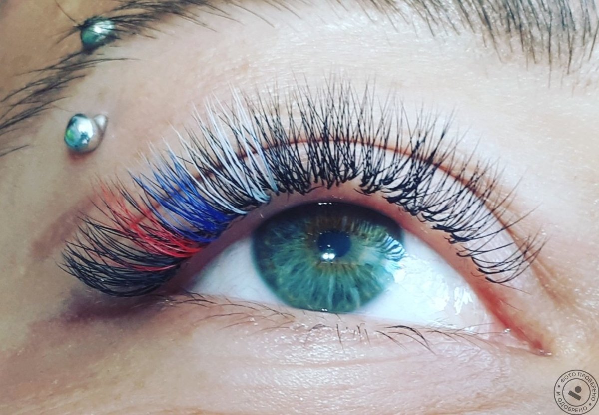 Цветное наращивание ресниц