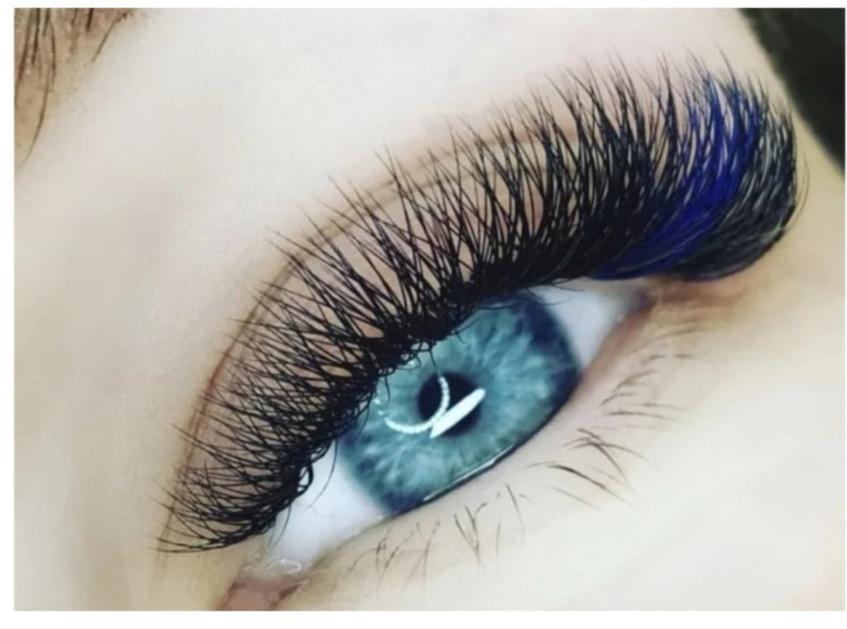 Цветное наращивание ресниц