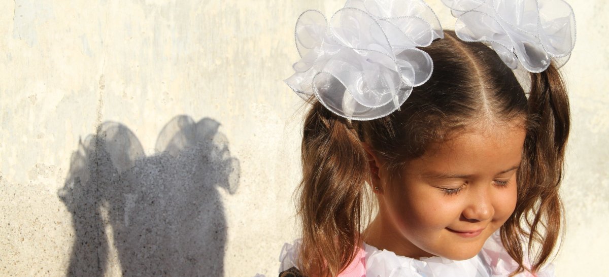 Прическа с бантом