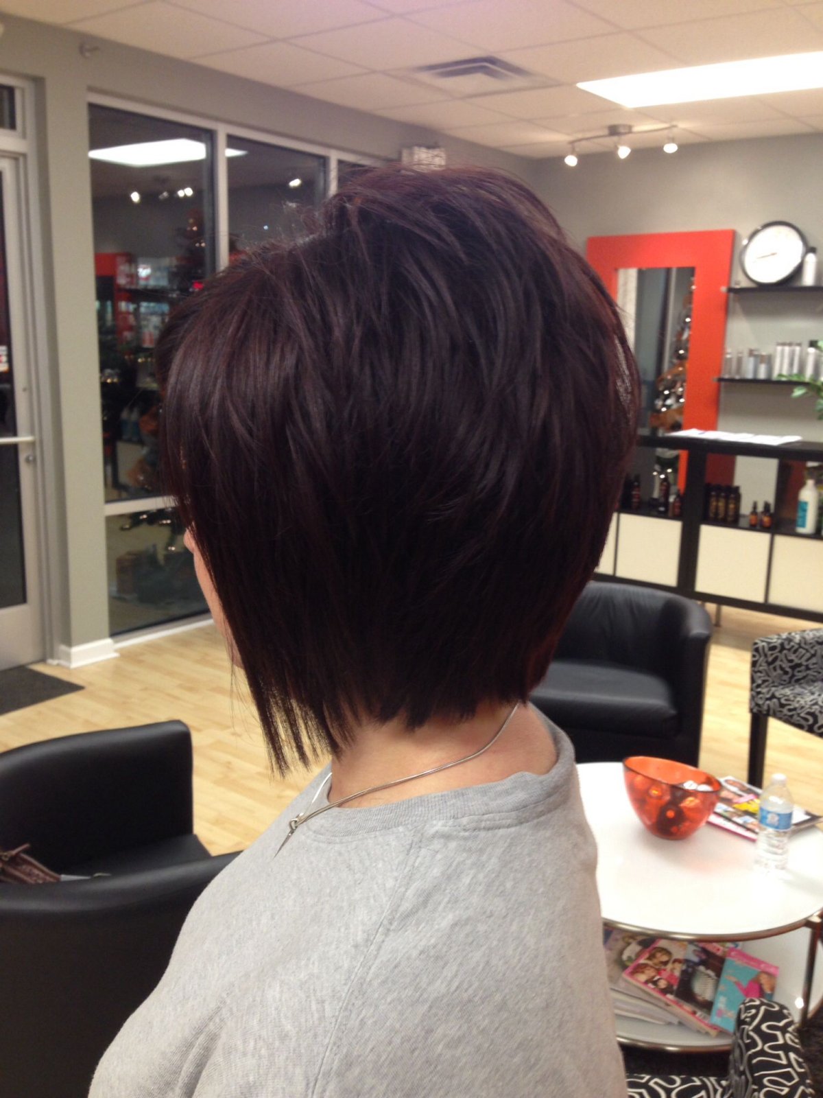 Стрижка Боб каре с короткой макушкой